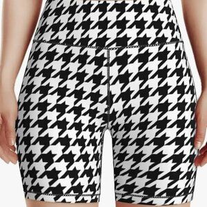 Houndstooth Spandex Shorts NWOT